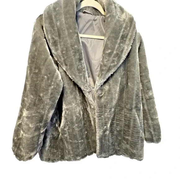 Faux Fur Silver Gray Coat Ladies Size L/XL* - Picture 4 of 9
